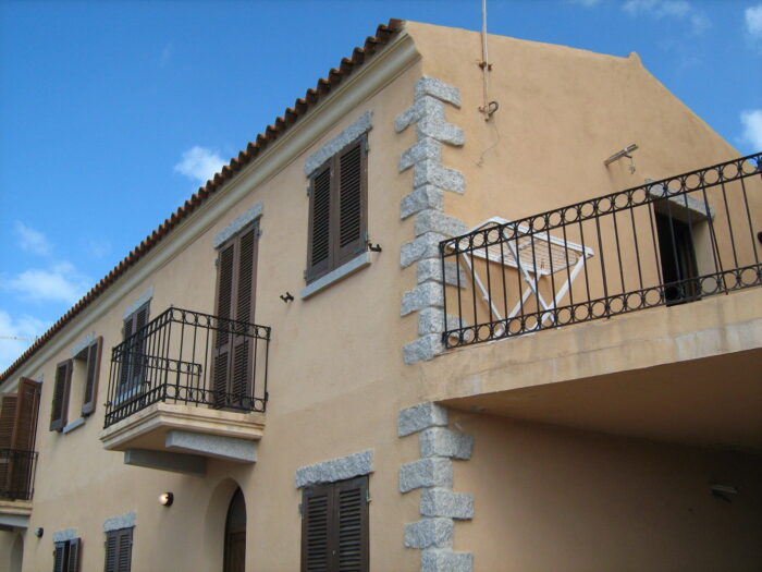 Appartamento primo piano con balcone e terrazza condiminiale
